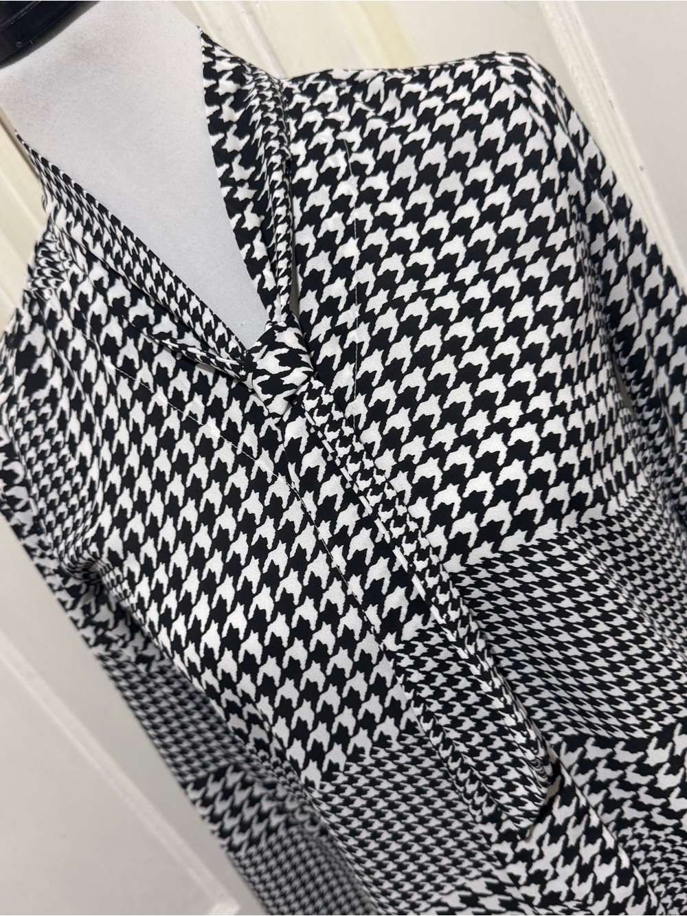 Ann Taylor XSP Women's Black & White Houndstooth Blouse Knot-Detail Neckline